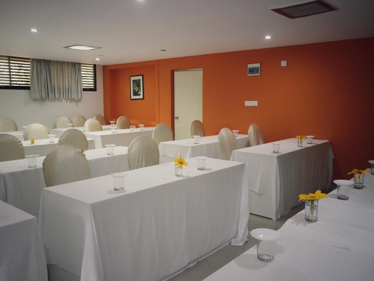 The Green Path Eco Hotel Bengaluru Kültér fotó